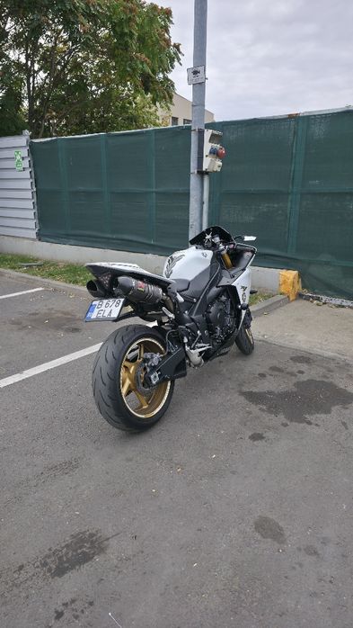 Yamaha R1 Big Bang 2013