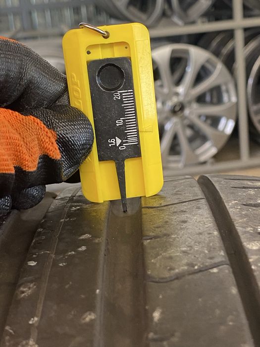 245/40/19 Пирели Летни