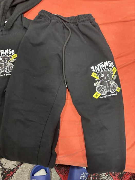 Екип на Лос Анджелис и на мече.