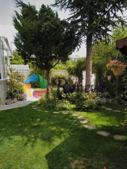 Къща в Варна, област-к.к. Св.Св. Константин и Елена площ 350 цена 420