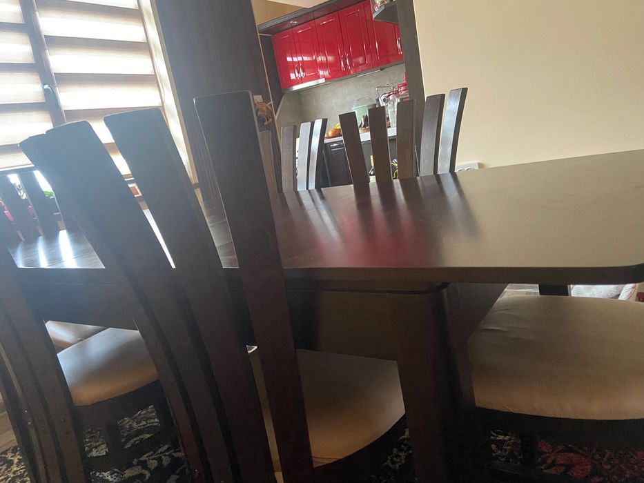 Продавам комплект Трапезна маса +столове