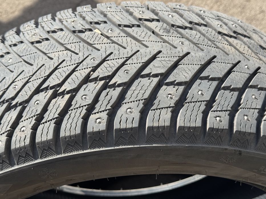 Зимние шины с шипами 255/45/ R20
