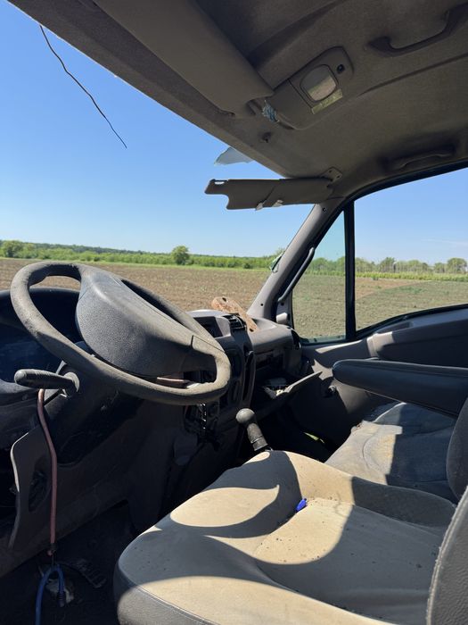 Vand Renault Mascott avariat