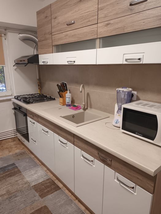 Ofer spre inchiriere apartament 2 camere zona foarte buna termen lung contract ANAF