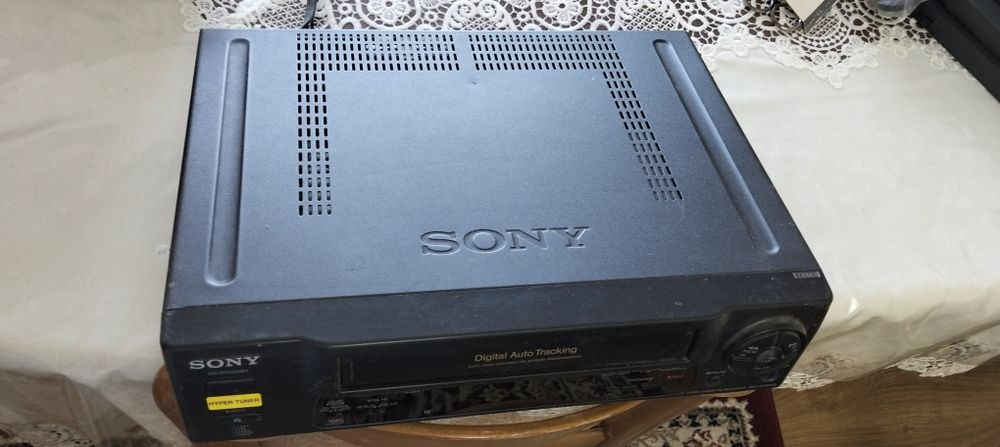 Видеомагнитофон SONY