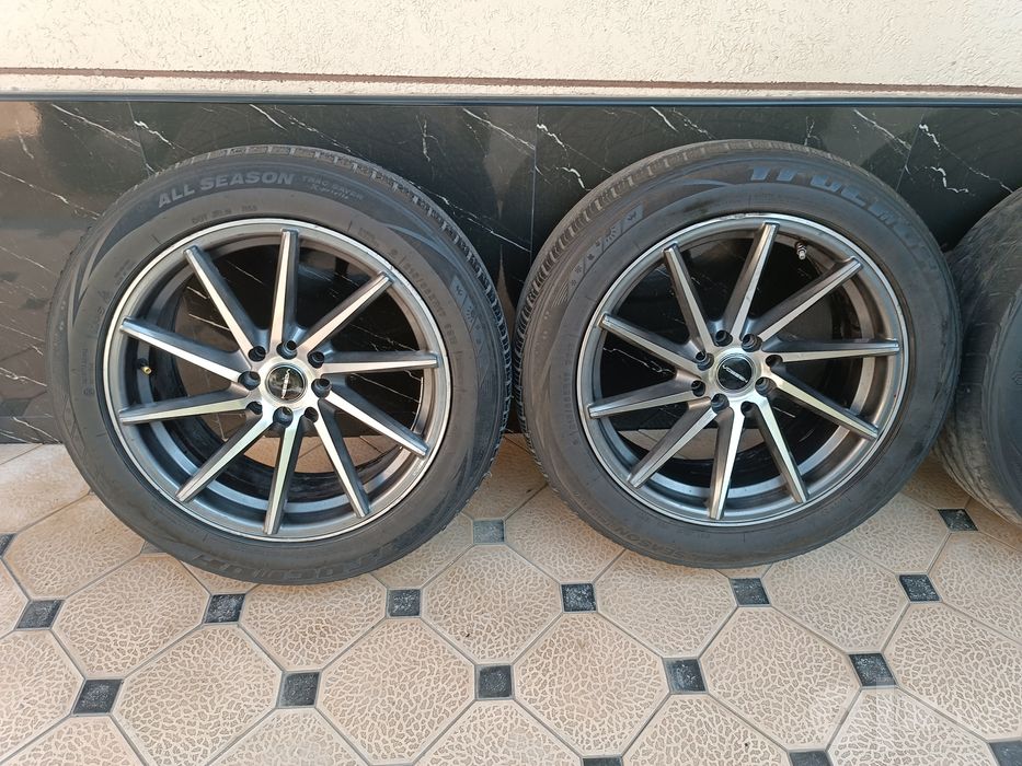 Vossen Diska Balon 215 55 R17 Holati Yaxshi Skitkada