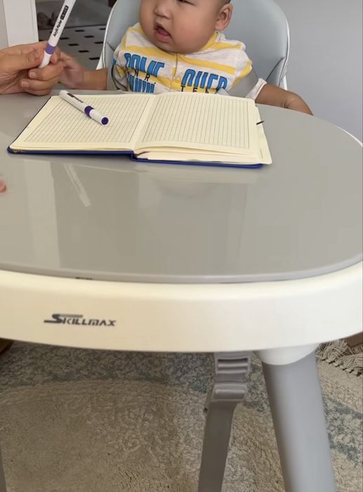 Детский стол , стульчик для кормление