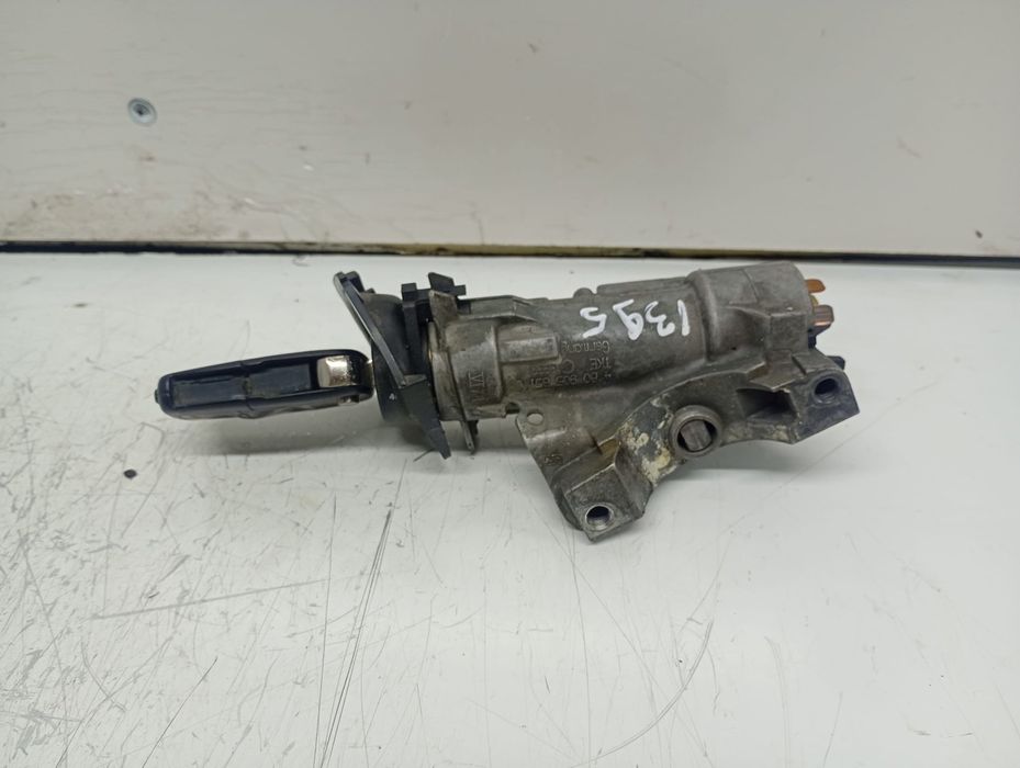 Contact cu cheie 4B0905851C Volkswagen Golf 4 (1997 - 2006) 1.4 benzina AXP