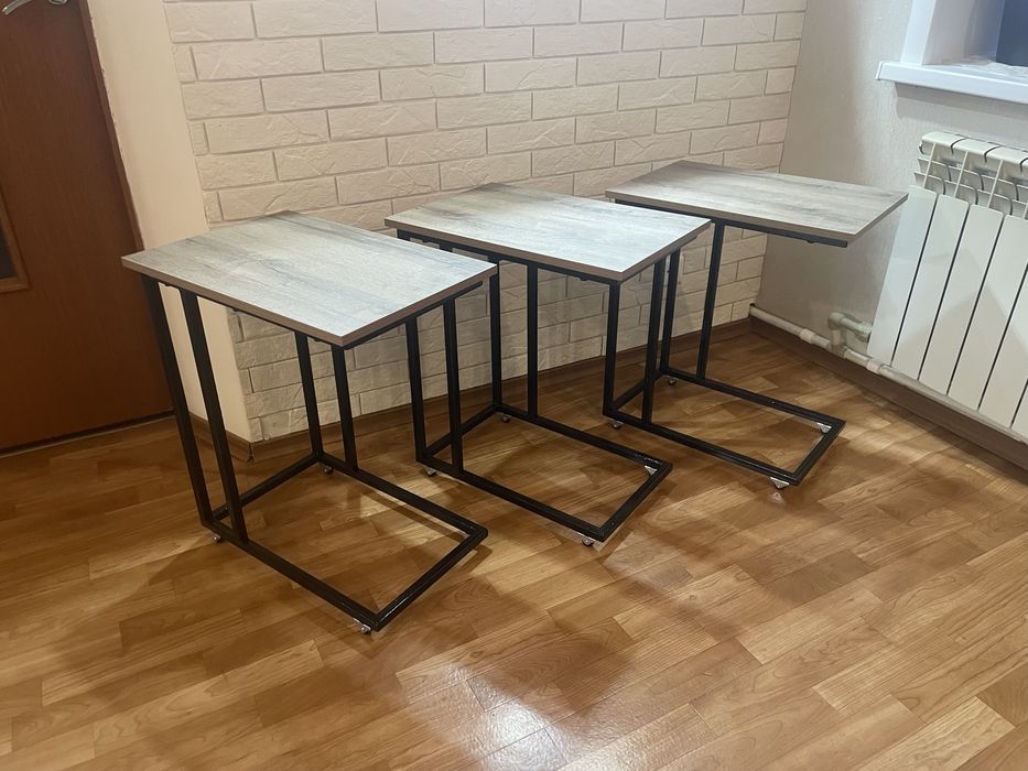 Продам столик журнальный