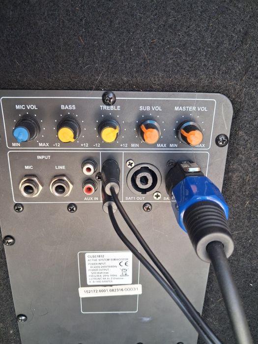 Vând bas activ 1200W difuzor de 18