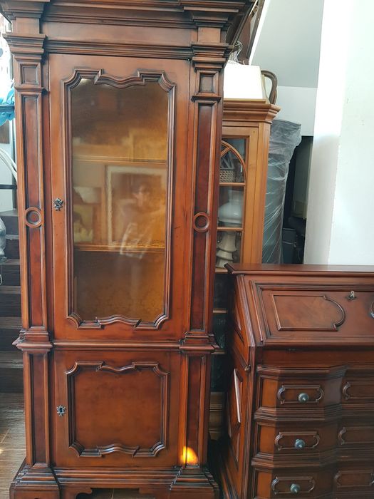 Set mobilier lemn masiv compus din biblioteca si secretar