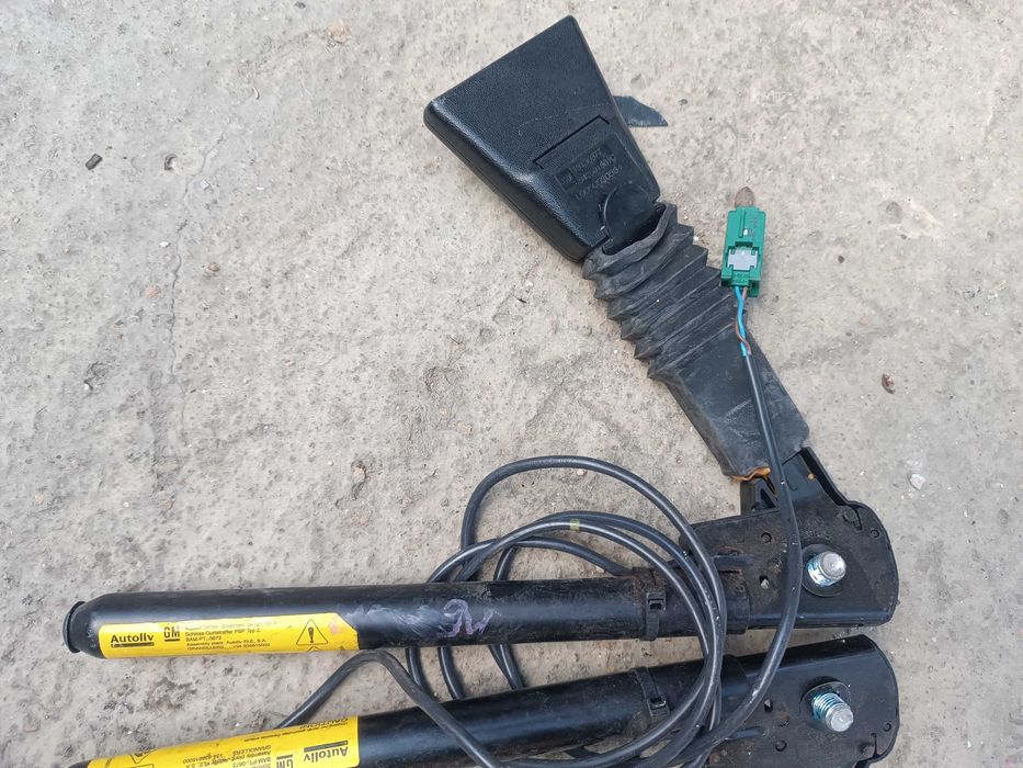 Закопчлка, пиропатрон колан Опел Мерива А, Астра Н, Зафира Б