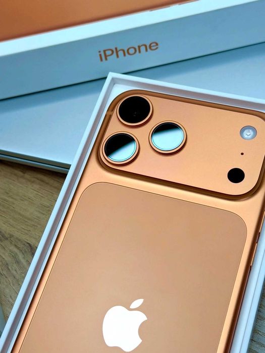 Apple iPhone 17 Pro Max 256 ГБ / 100% АКБ, Cosmic Orange / НОВЫЙ