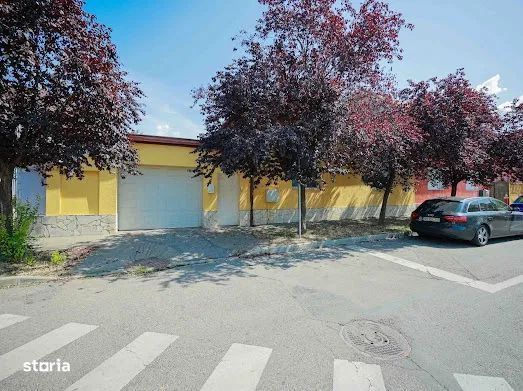 Casă de închiriat