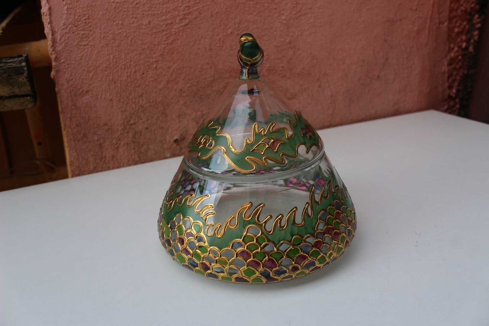 Bol sticla Bohemia, model sarpe / dragon, lucrat manual