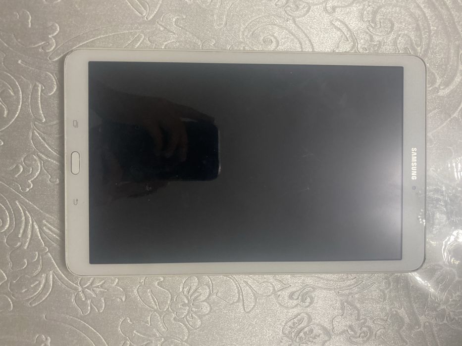 Samsung планшет.