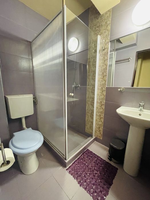 Inchiriez camera cu baie proprie UNTOLD 2000 lei
