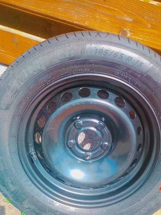 Vand, anvelopa Michelin, 195/65/R15, neutilizata, cu janta, zero km.