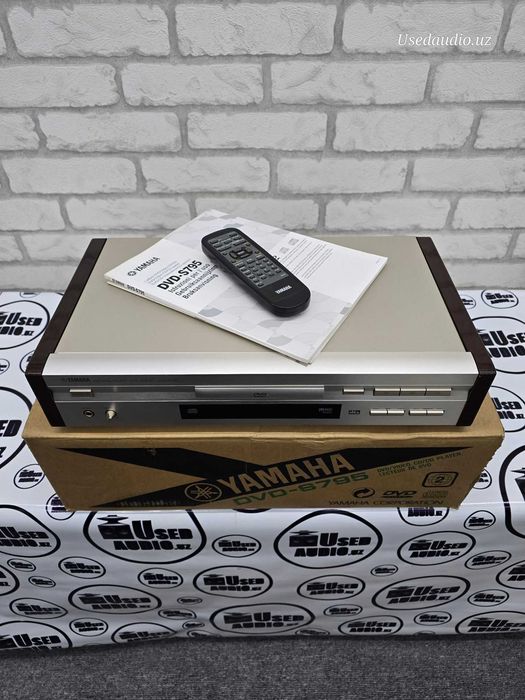 CD проигрыватель YAMAHA CD-DVD S795.