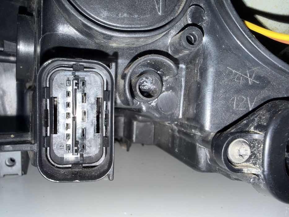 VAND faruri BMW F10/11 OEM