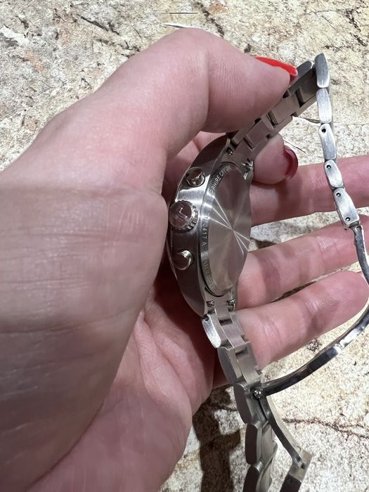 Продам часы фирма Tissot