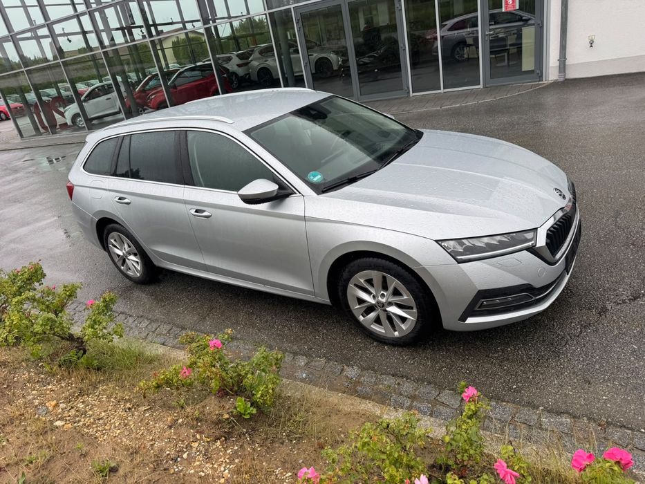 Skoda octavia 2.0 DSG -142.000 Km- Full.Headup Memory Camera