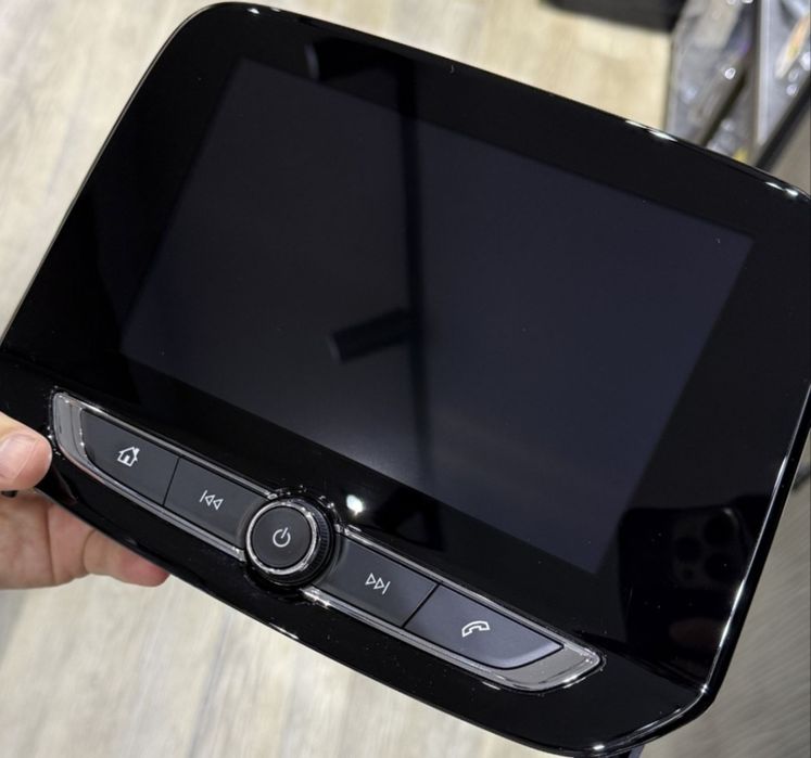 Tracker manitor holati yangi azgina ishlagan.