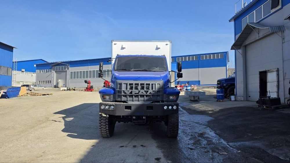 Урал вездеход вахтовая автобус 22+2 места в кабине!!!