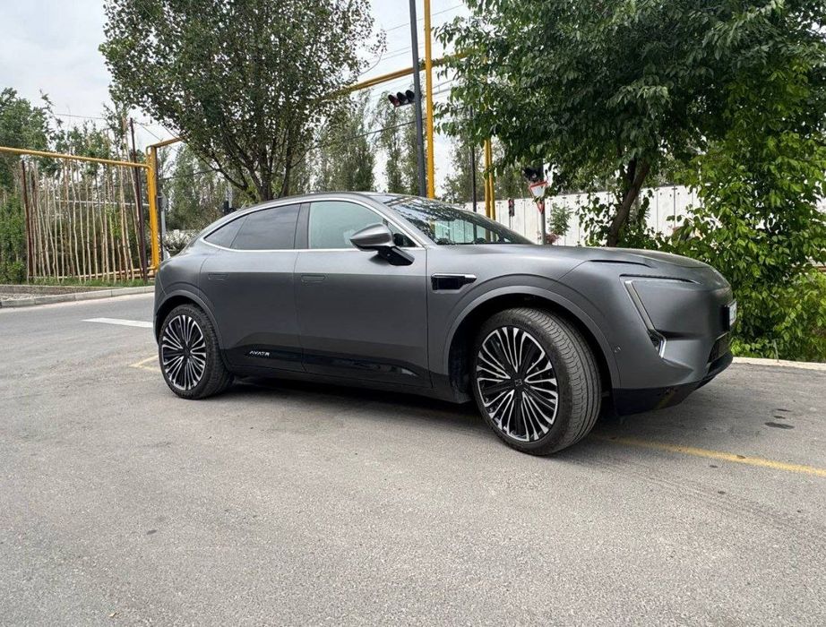 Avatr 11 AWD 2024