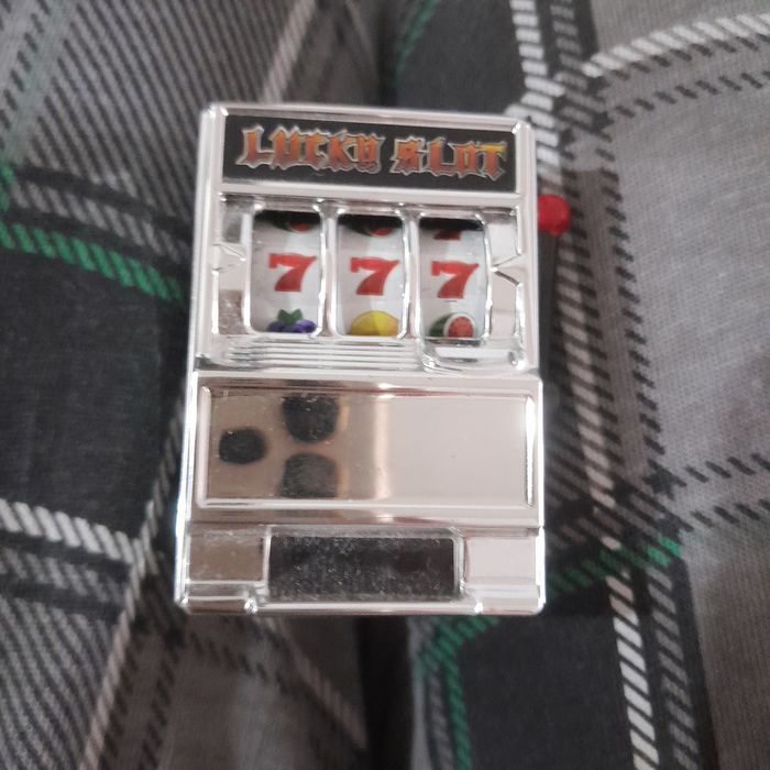 Казино брелок игрушка