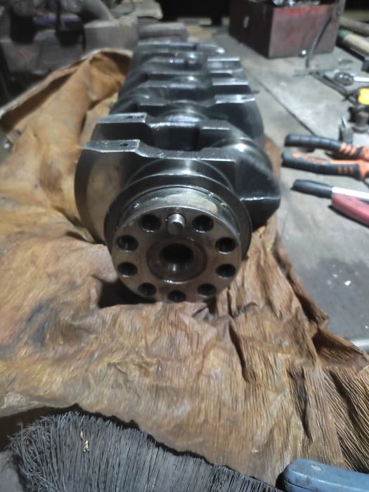 Коленвал МТЗ Д-245.  .