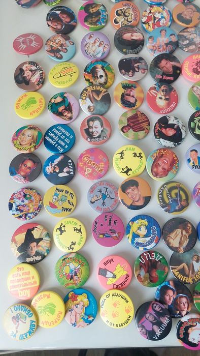 Продам детские значки