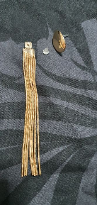 Обеци в златист цвят, нови