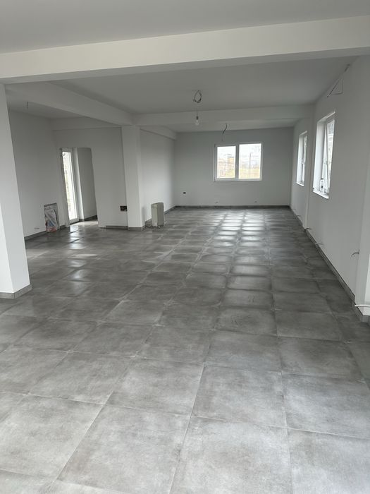 De Inchiriat Spatiu Comercial Etaj 1, Birou , Loc de joaca, Salon de infrumusetare, Frizerie ETC