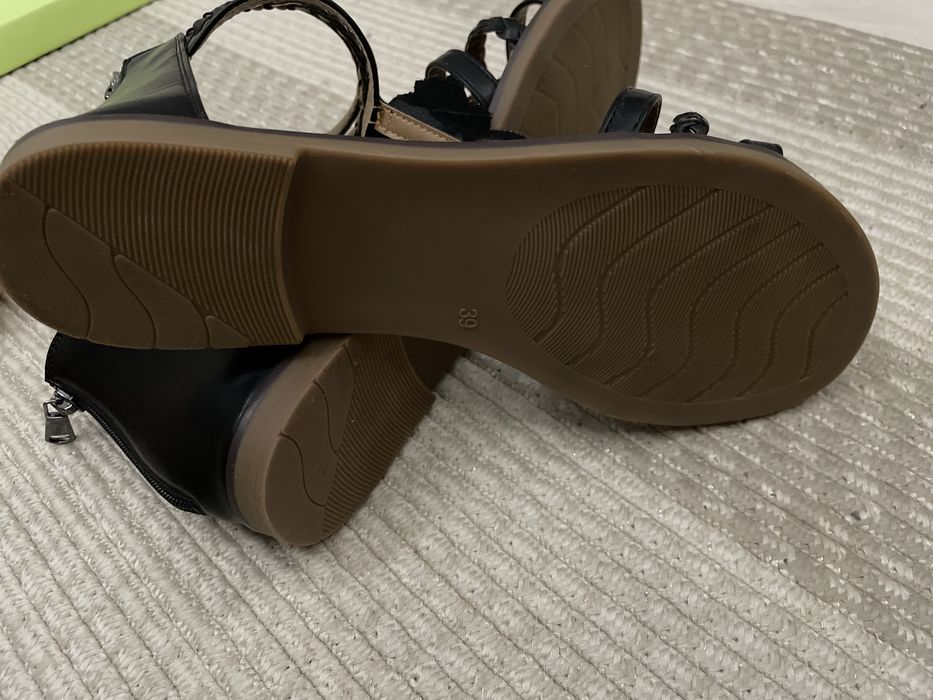 Sandale noi Deichman marimea 39