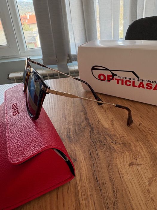 Оригинални слънчеви очила Guess
