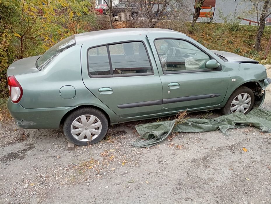 Renault Symbol avariat