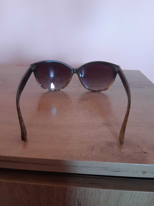 Слънчеви очила (дамски)- два броя