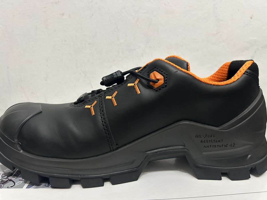 Pantofi Uvex mărimea 42