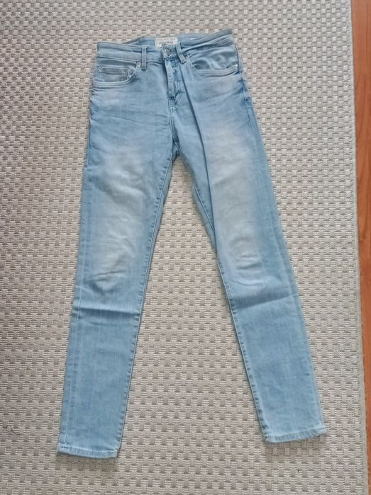 Blugi diferite modele