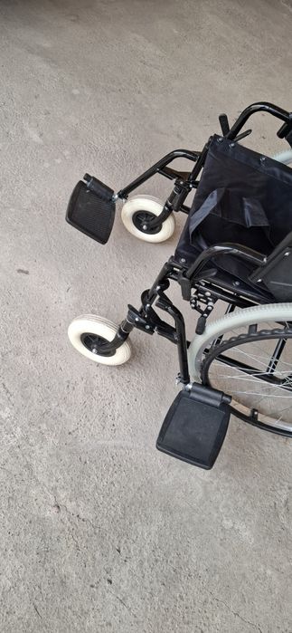 Ногиронлар аравачаси сотилади.