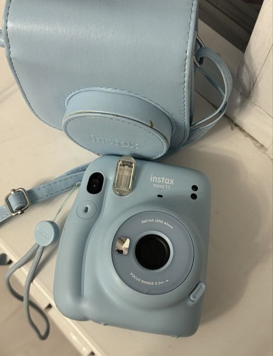 Instax 11 mini в голубом цвете