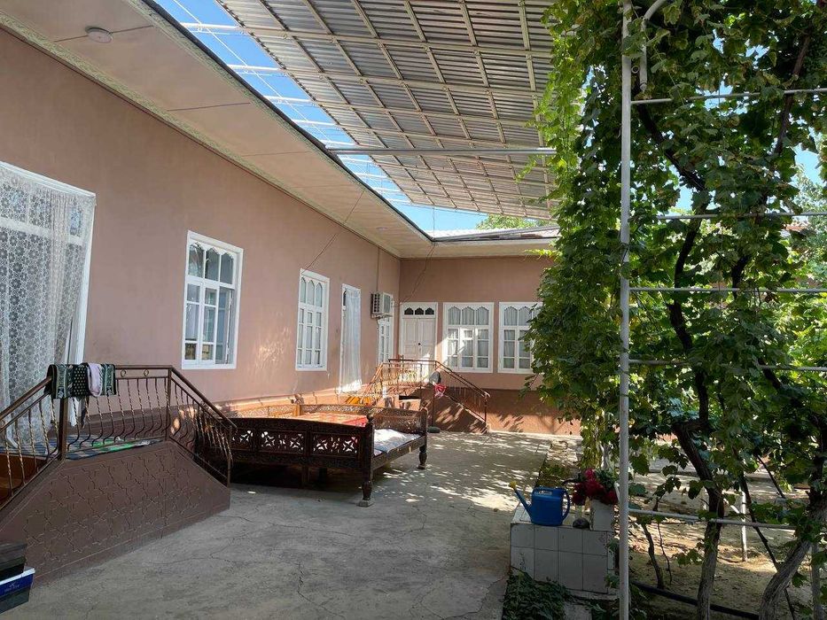 Зудлик билан ховли сотилади 6 сотих барча шароити бор яшаб турилган