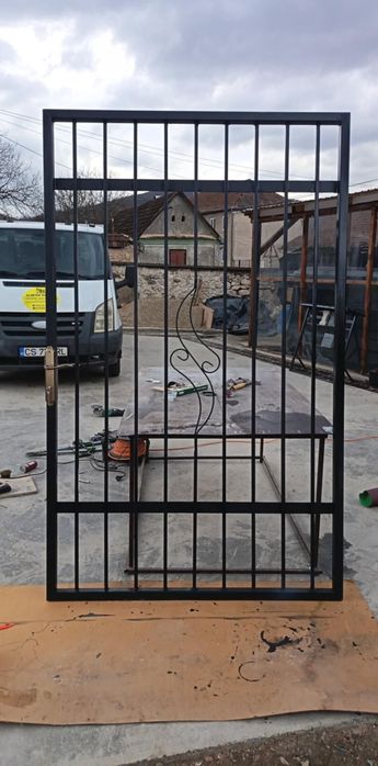 Porți de fier pe comanda