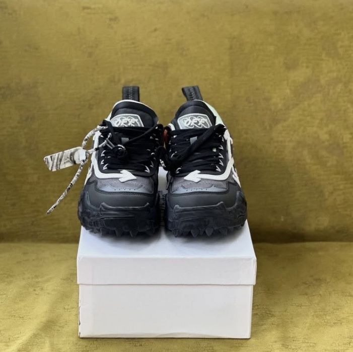 Adidasi off white odsy 1000 black marble
