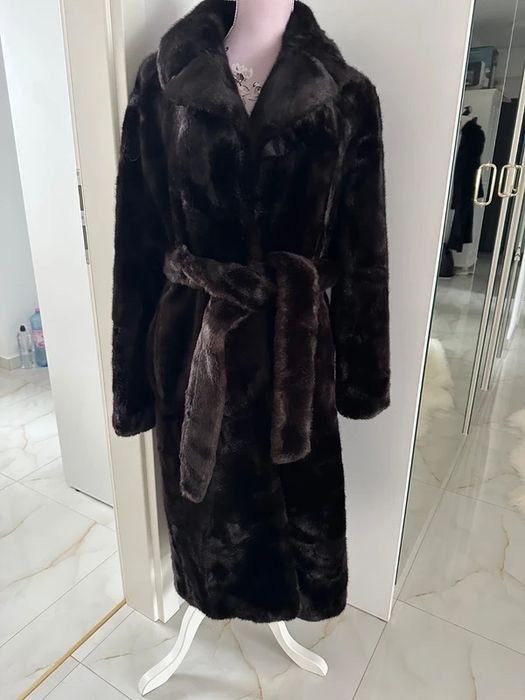 Zara Haina Palton blana nurca maro