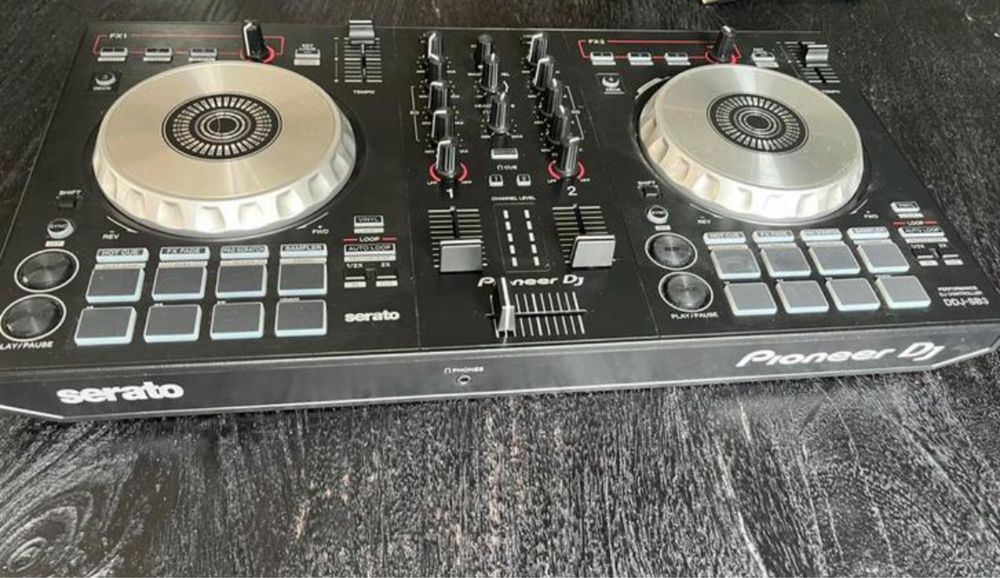 Pioneer DDJ-SB3 / контролер / конзола