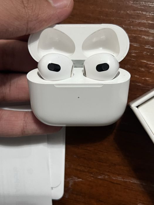 Airpods3 наушники Apple в хорошем состояние