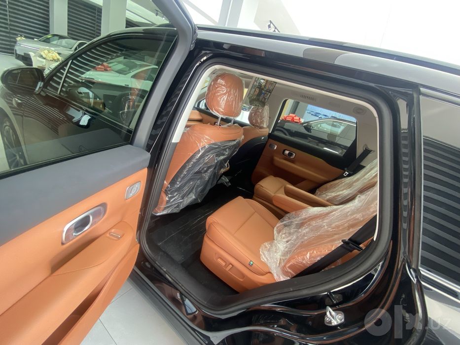 Leapmotor C16 qoraga apelsin qoraga qora natariusga tayyor 2025