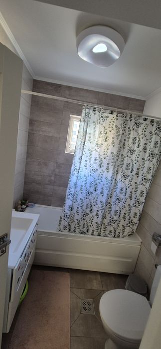 Vand garsoniera in  tomis plus cu loc de parcare privat